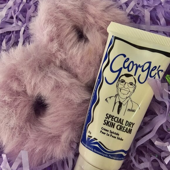 Purple Bliss & Clinique Dreams Luxe Spa Box - Picture 11 of 11